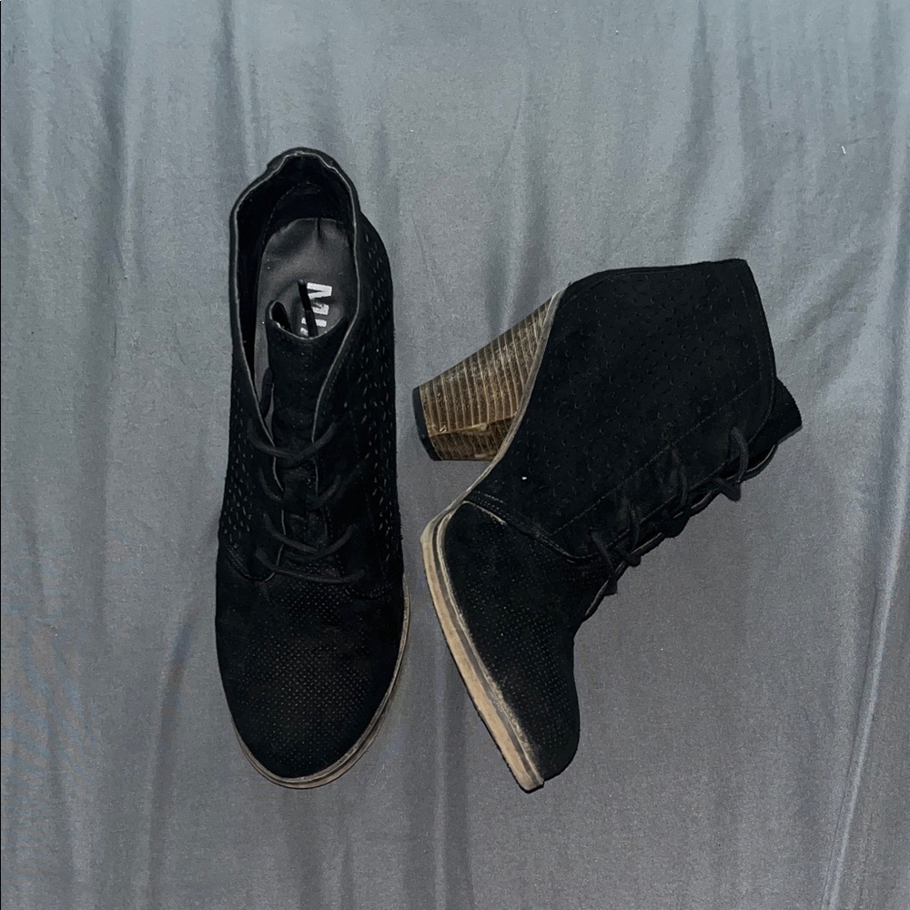 MIA Black Heeled Boots Sleek and Stylish